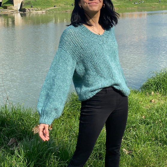 Charlotte - Sweter z dekoltem V
3