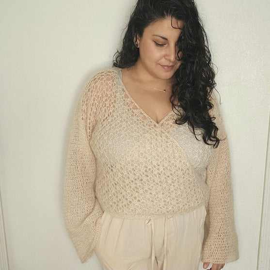 Millie - Kopertowy Sweter
2