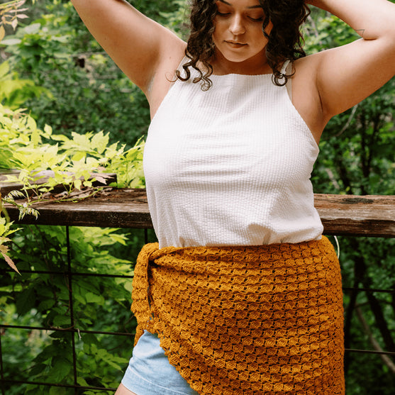 Grisaille - Trójkątna Ażurowa Chusta
9