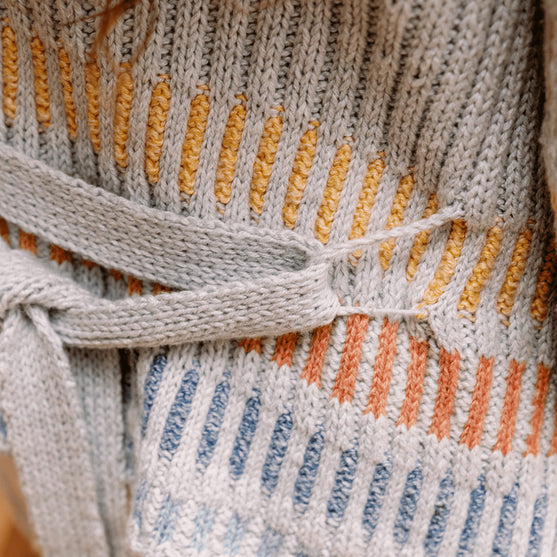 Fusing Cardigan - Otwarty Kardigan z Paskiem
3