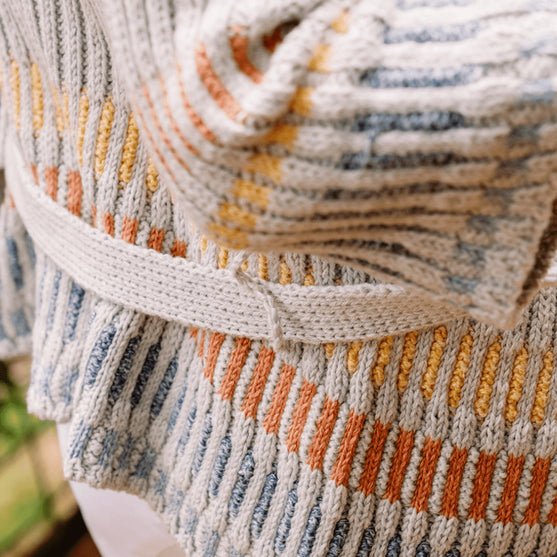 Fusing Cardigan - Otwarty Kardigan z Paskiem
7