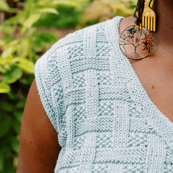 Calme Top - Bezrękawnik o Koszykowym Splocie
6