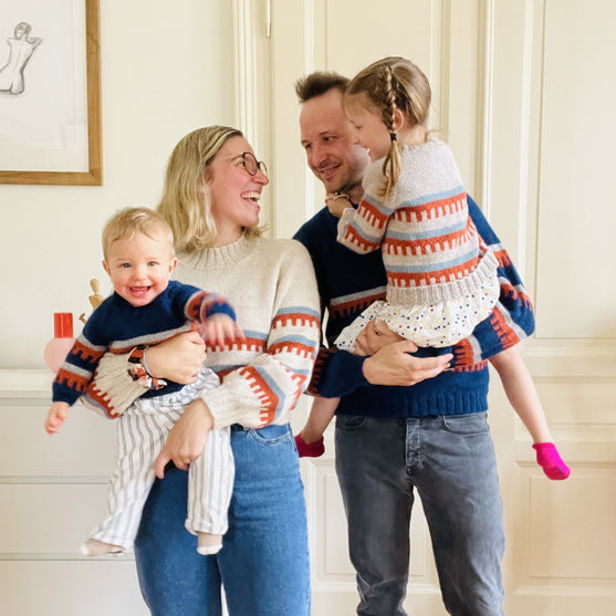 Klara - Sweter dziecięcy
6