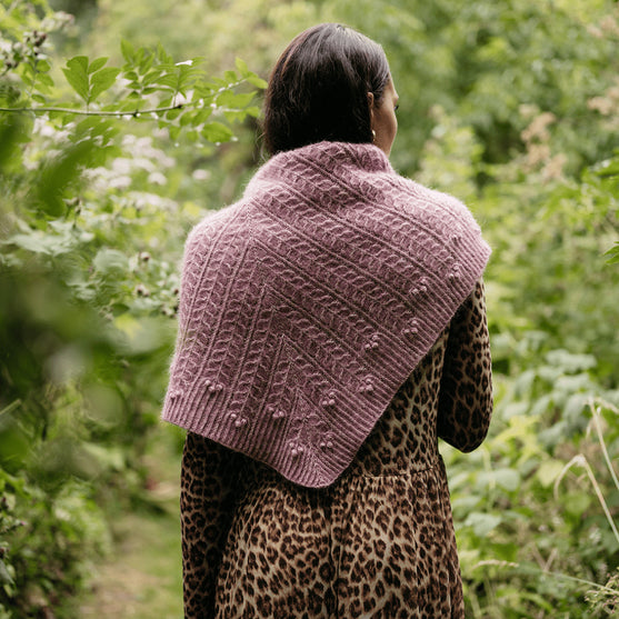 Muse Shawl - Teksturowa Chusta Trójkątna
5