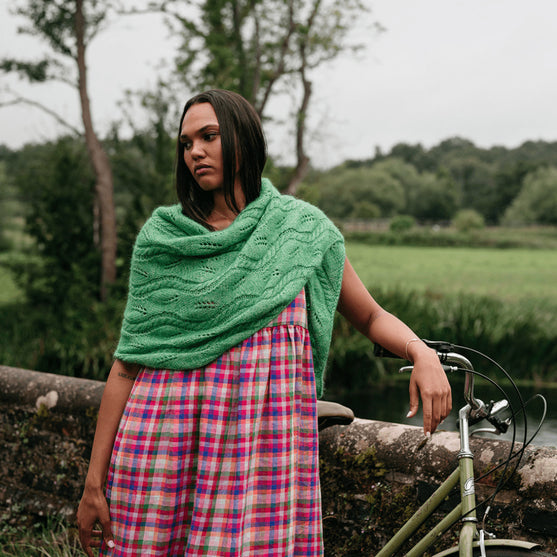 Hiedra Shawl - Chusta z Motywem Liści
5