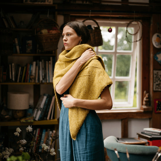 Heart of Gold - Teksturowa Trójkątna Chusta
2