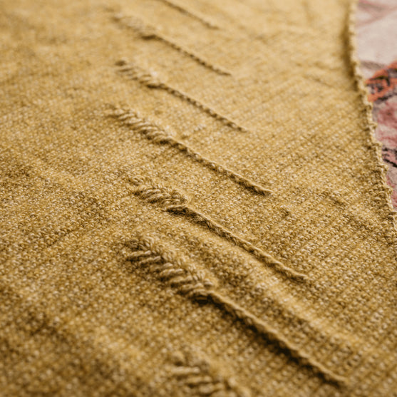 Heart of Gold - Teksturowa Trójkątna Chusta
10