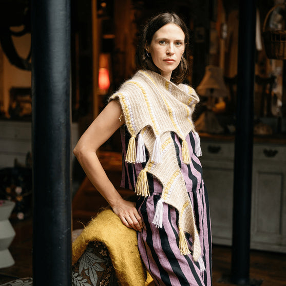 Calendula Shawl - Szal z Bąblami i Frędzlami
6