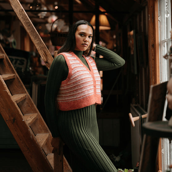 Amelia - Kolorowa Kamizelka
4