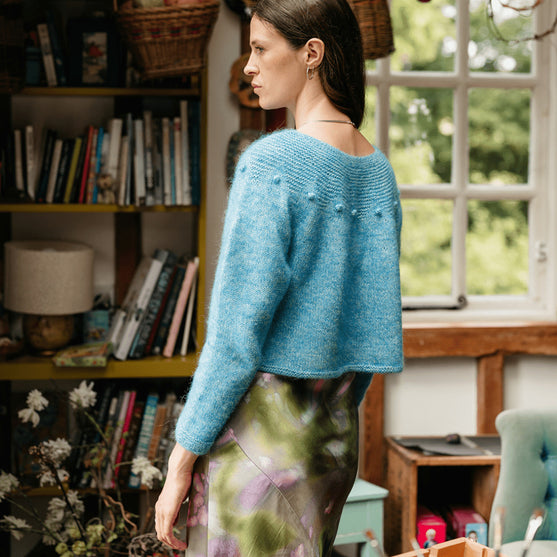 Adorned Pullover - Sweater z Francuskim Karczkiem
2