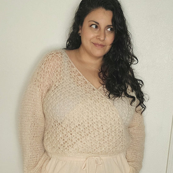Millie - Kopertowy Sweter
3