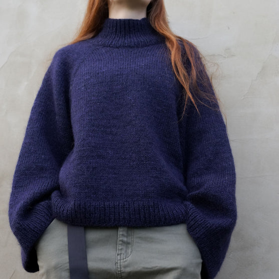 Deep Tide - Sweter
5