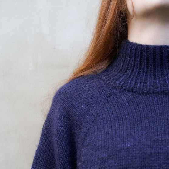 Deep Tide - Sweter
13