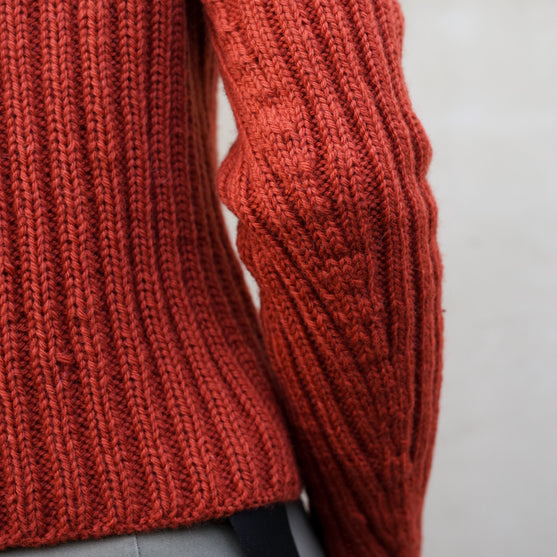 Copper Crest - Sweter
10