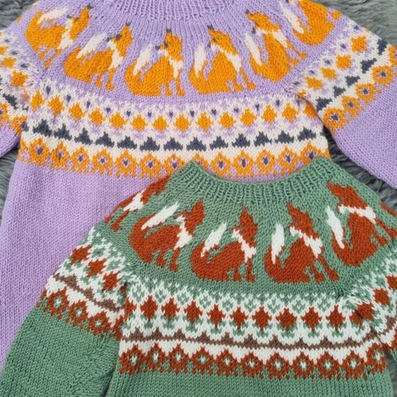 Happy Fox - Dziecięcy sweterek
3