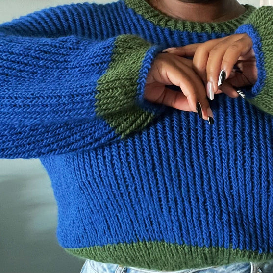 Keep It Lowkey - Sweter
4