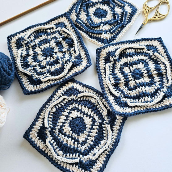 Compass Rose - Wschód - Kwadrat Granny
3