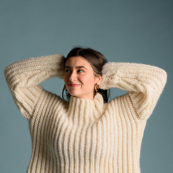Naomi - Patentowy Sweter
6