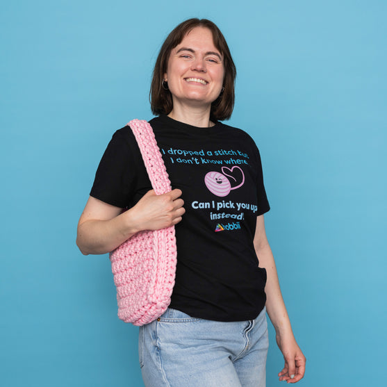 Dropped A Stitch T-shirt - Yarniis (Edycja limitowana) - Hobbii
5