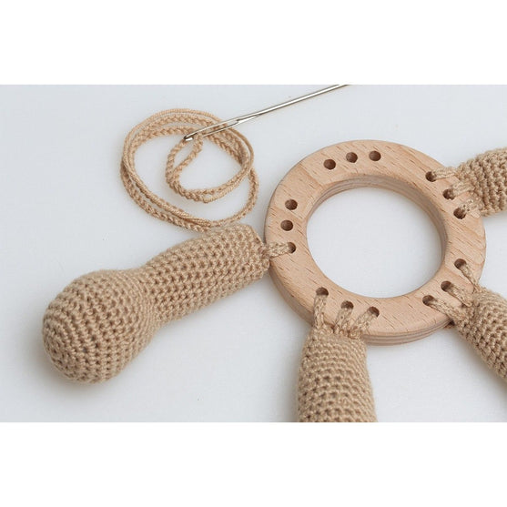 Drewniany pierścień z otworami - Go Handmade
2