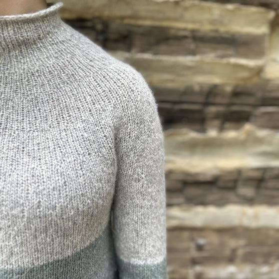 Cozy Cabin - Sweter
5