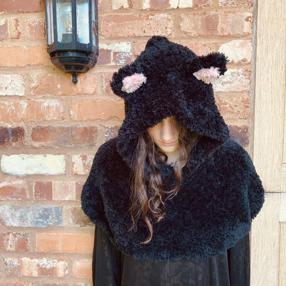 Hooded Cat - Pelerynka
2