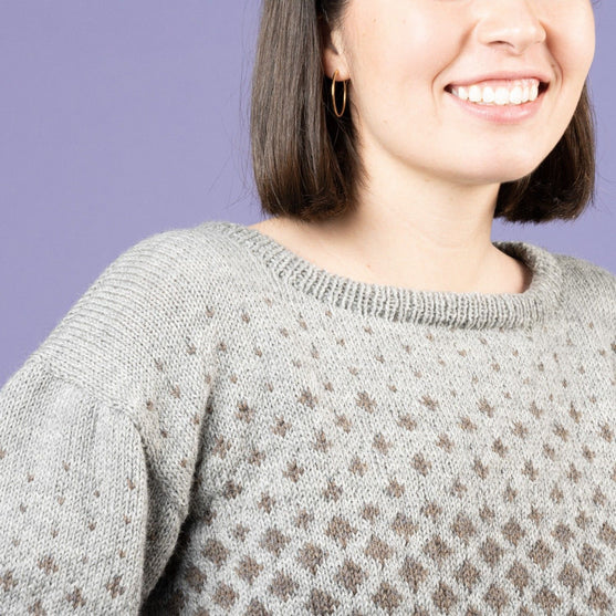 Maggie - Sweter ze wzorem
7