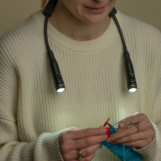 Lampa na szyję Deluxe - Czarny - Hobbii
3