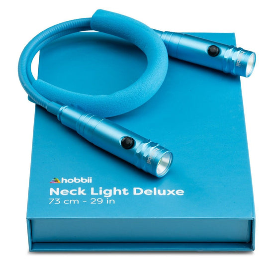 Lampa na szyję Deluxe - Niebieski - Hobbii
9