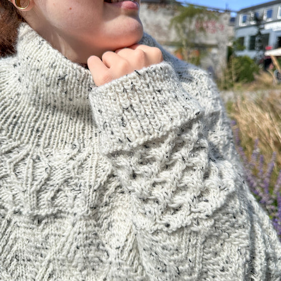 Slate - Sweter
3