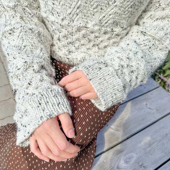 Slate - Sweter
4