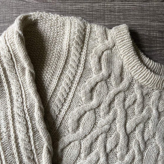 Snow and Pine - Sweter
6