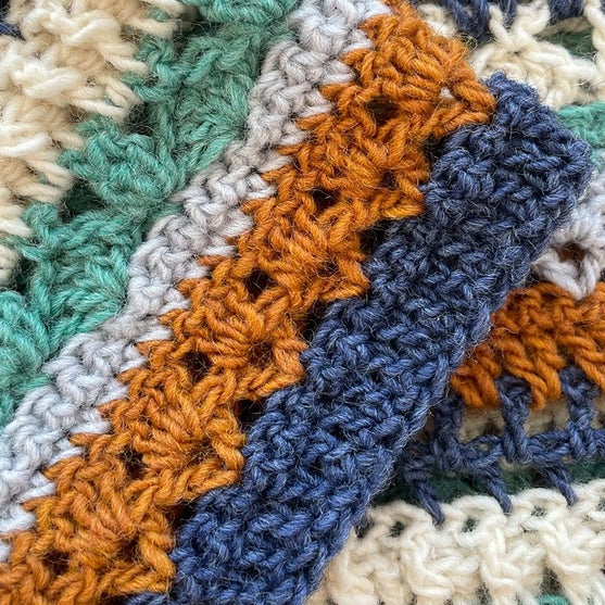 Holiday Glow - Sweter
7