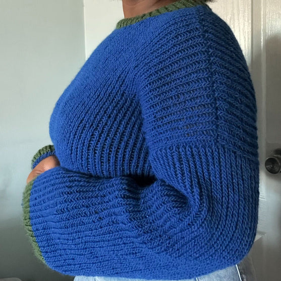 

Keep It Lowkey - Sweter
3