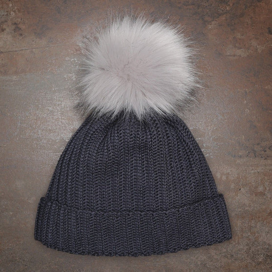 

Pompon z zatrzaskiem - Szary, large/13 cm - Go Handmade
3