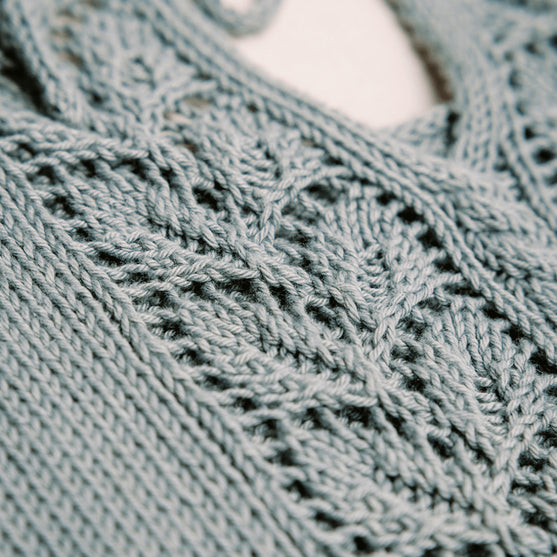 

Floreale Top - Koszulka z koronką z tyłu
3