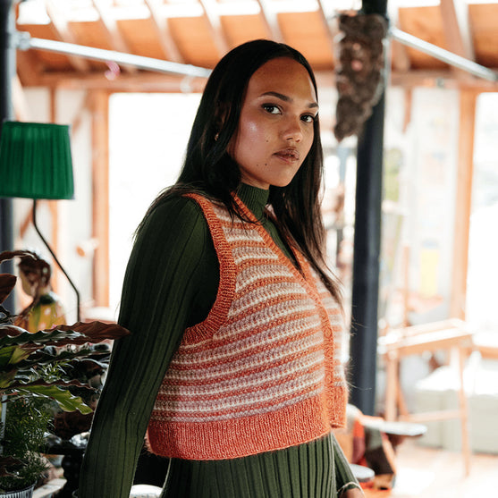 

Amelia - Kolorowa Kamizelka
3