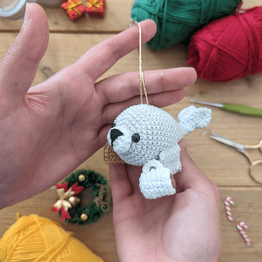 Charlie - Foczka pijąca kakao