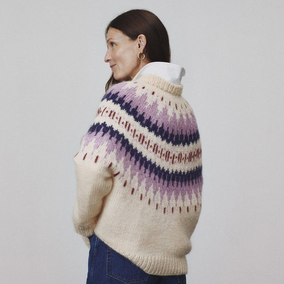 

Dorthea - Sweter z karczkiem
7