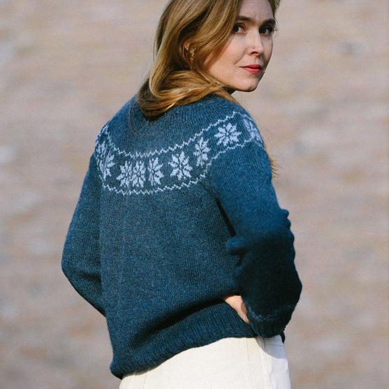 

Crystalline Cozy - Sweter
6