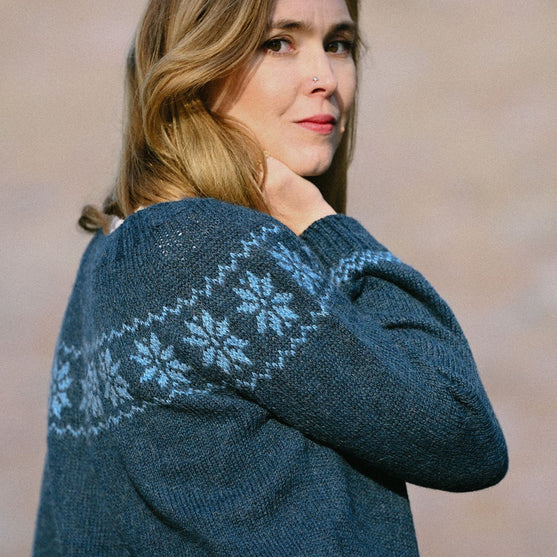 

Crystalline Cozy - Sweter
5