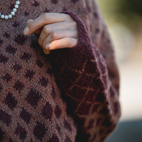 

Maggie Rustic - Sweter ze wzorem
7
