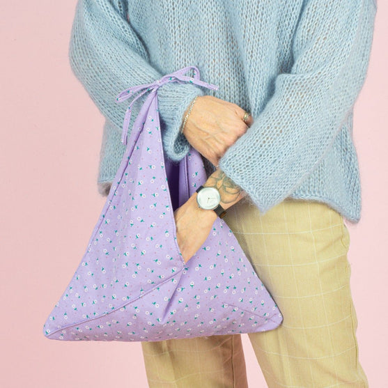 

Bento Bag - Floral - Hobbii
3
