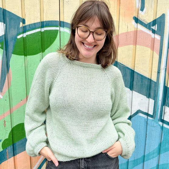 

Call Me Back - Sweter
8