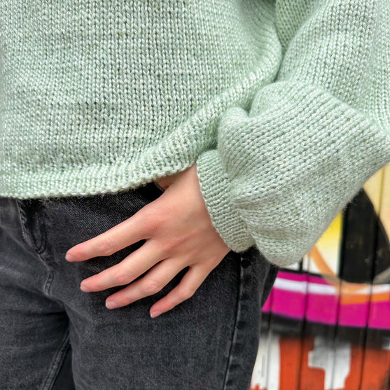 

Call Me Back - Sweter
12