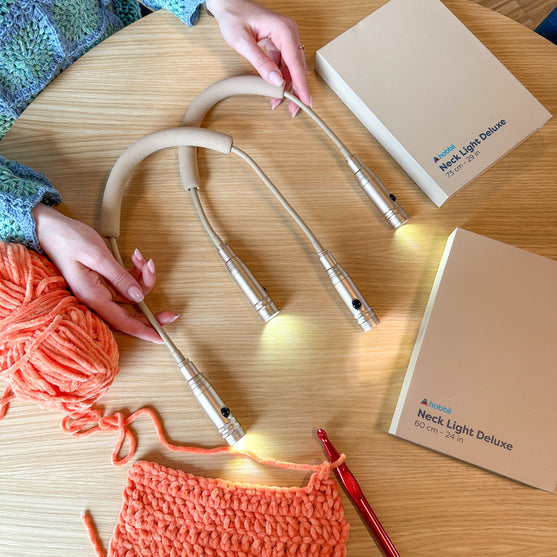 

Lampa na szyję Deluxe - Champagne - Hobbii
4