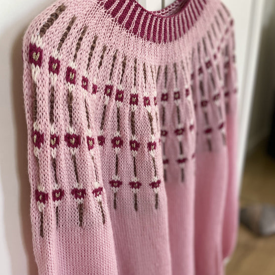 

Mandelblomst - Sweter
2