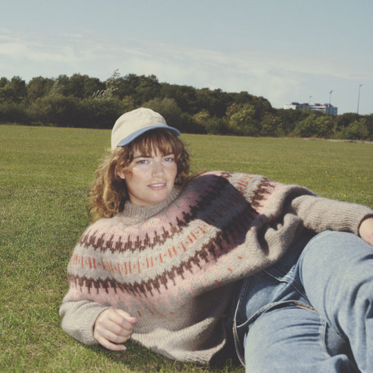 Dorthea - Sweter z karczkiem