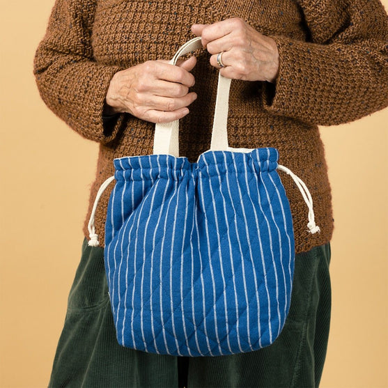 

Pikowana torba projektowa ze ściągaczem - Hobbii
5