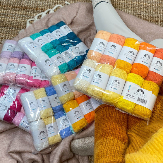 

Rainbow Cotton 8/8 Color Pack - Zestaw 10 włóczek - Hobbii
2
